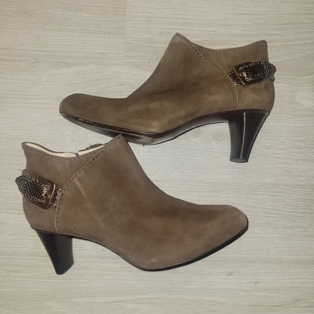 Cole Haan‎ Ankle Booties Suede Snake Buckle Block Heel Brown 6.5B bohemian rare